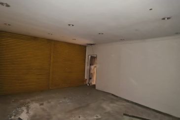 Shah Alam - Kota Kemuning - 1.5 storey intermediate Terrace Factory - with full extension to back - To let