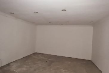 Shah Alam - Kota Kemuning - 1.5 storey intermediate Terrace Factory - with full extension to back - To let