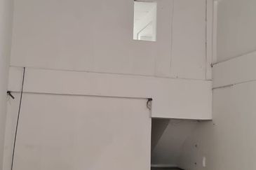 Shah Alam - Kota Kemuning - 1.5 storey intermediate Terrace Factory - with full extension to back - To let