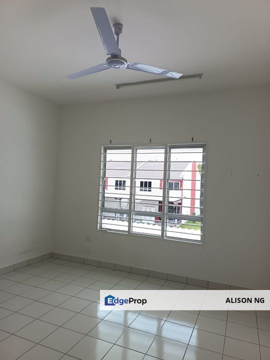 Klang - Bandar Bukit Raja - Inang Rumah Bandar - Townhouse - Upper Level - To Let, Selangor, Klang