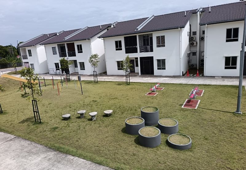 Klang - Bandar Bukit Raja - Inang Rumah Bandar - Townhouse - Upper Level - To Let