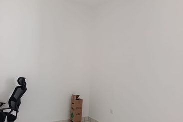 Klang - Bandar Bukit Raja - Inang Rumah Bandar - Townhouse - Upper Level - To Let