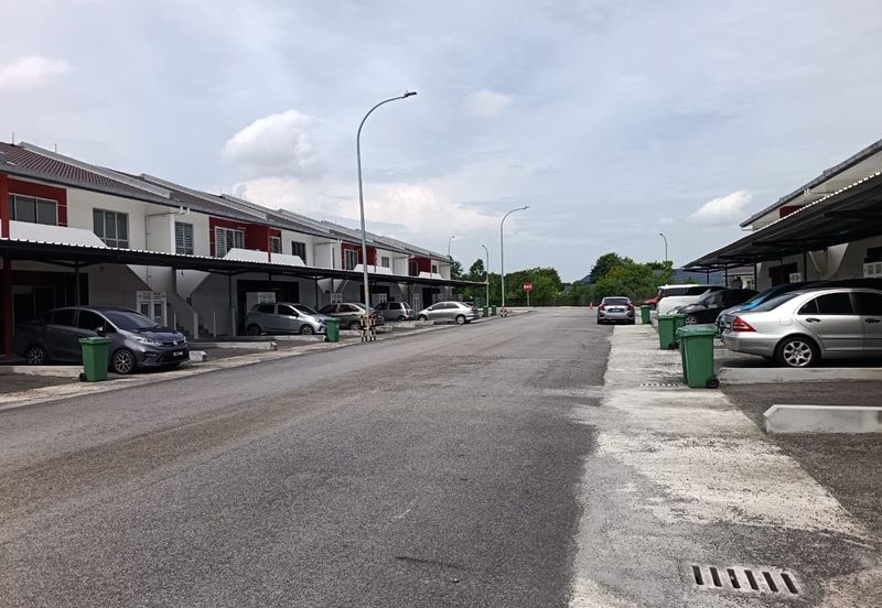 Klang - Bandar Bukit Raja - Inang Rumah Bandar - Townhouse - Upper Level - To Let