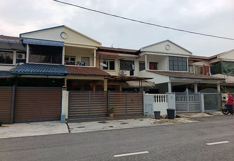 Klang - Taman Klang Utama - 2 storey Intermediate House - For Sales