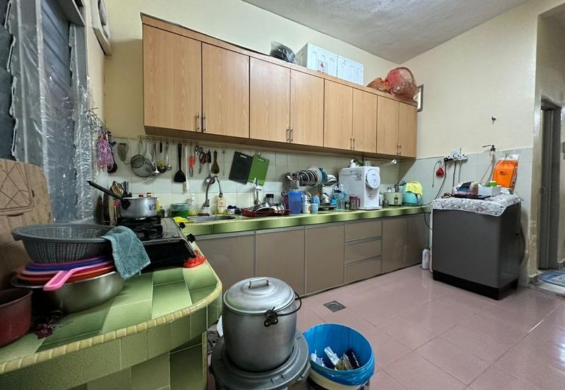 Klang - Taman Klang Utama - 2 storey Intermediate House - For Sales