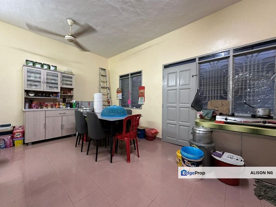 Klang - Taman Klang Utama - 2 storey Intermediate House - For Sales, Selangor, Klang