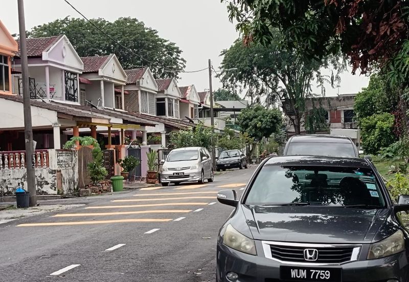 Klang - Taman Klang Utama - 2 storey Intermediate House - For Sales