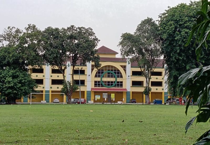 Klang - Taman Klang Utama - 2 storey Intermediate House - For Sales