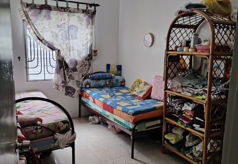 Klang - Taman Klang Utama - 2 storey Intermediate House - For Sales