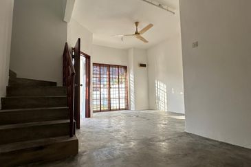 Selangor - USJ Subang Jaya - 2 storey Intermediate house - Newly refurbished - For Sales