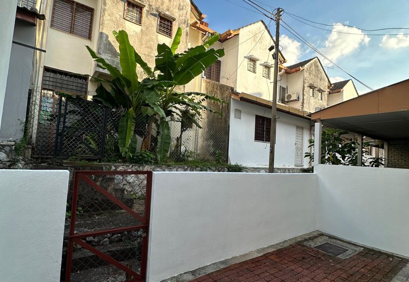 Selangor - USJ Subang Jaya - 2 storey Intermediate house - Newly refurbished - For Sales