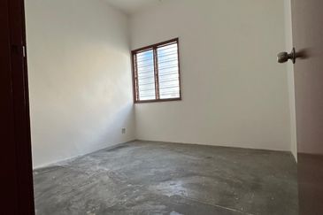 Selangor - USJ Subang Jaya - 2 storey Intermediate house - Newly refurbished - For Sales