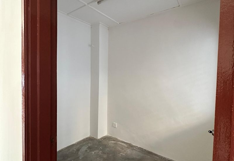 Selangor - USJ Subang Jaya - 2 storey Intermediate house - Newly refurbished - For Sales