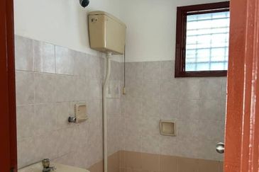 Selangor - USJ Subang Jaya - 2 storey Intermediate house - Newly refurbished - For Sales