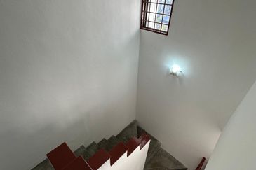 Selangor - USJ Subang Jaya - 2 storey Intermediate house - Newly refurbished - For Sales