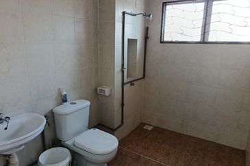 2 storey Semi-D Cluster Corner - Jalan Aman Perdana 6H/KU5 - Taman Aman Perdana - Klang