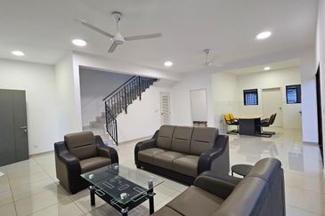 Setia Alam - Bywater Setia Utama 3 - East Gate - Partially Furnished - Endlot house - TO LET