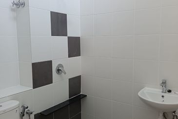 Setia Alam - Bywater Setia Utama 3 - East Gate - Partially Furnished - Endlot house - TO LET