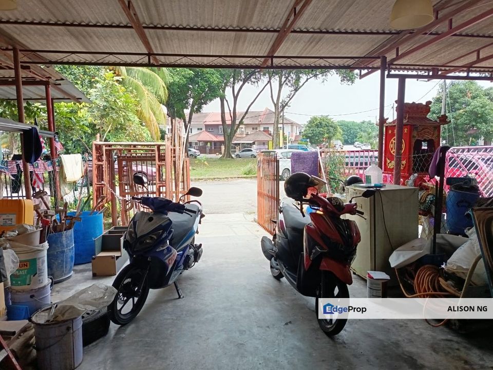 Klang -  Taman Sri Andalas - 2 storey Intermediate Low Cost House - For Sales, Selangor, Klang