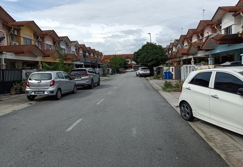 Bukit Rimau - Kemuning Greenhill 2 - 2 storey endlot - Quiet and Friendly Neighborhood - For Sales