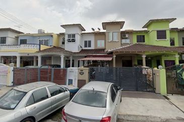Klang - Taman Bayu Perdana - 2 storey intermediate - near to field - FOR SALES