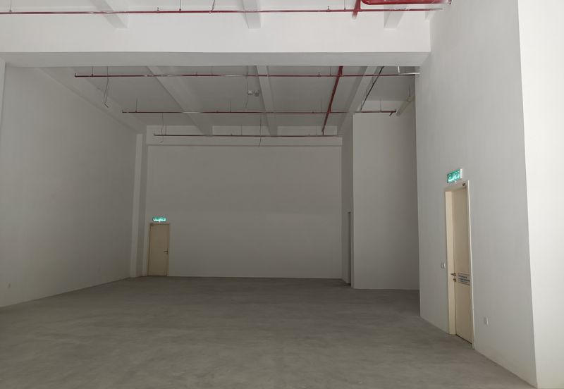 SG BULOH - SQ WHERE - 3.5 storey Retail shop office - With Lift - Walking distance to LRT