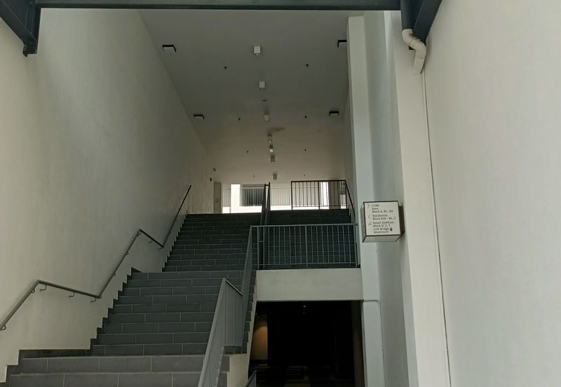 SG BULOH - SQ WHERE - 3.5 storey Retail shop office - With Lift - Walking distance to LRT