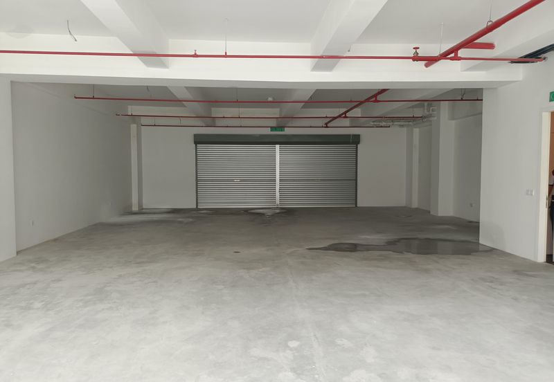 SG BULOH - SQ WHERE - 3.5 storey Retail shop office - With Lift - Walking distance to LRT