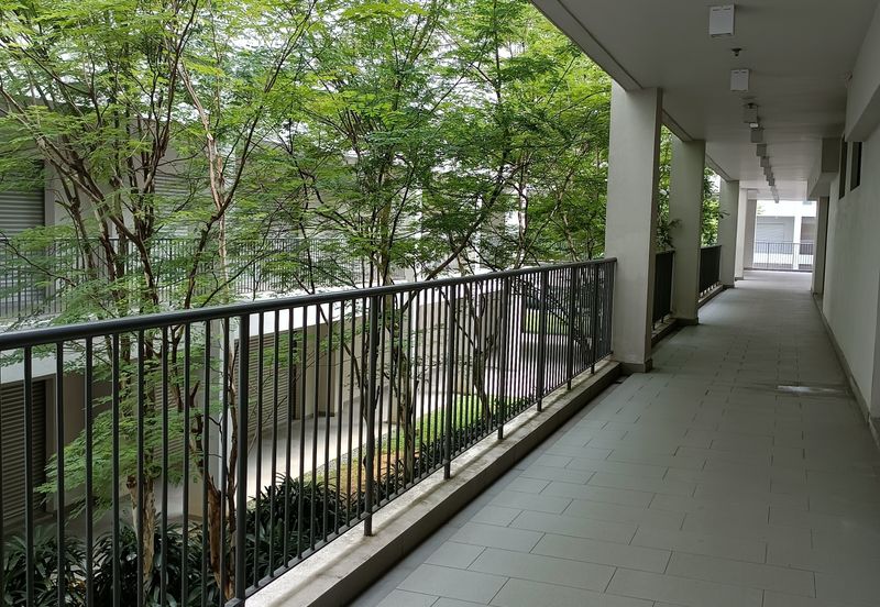 SG BULOH - SQ WHERE - 3.5 storey Retail shop office - With Lift - Walking distance to LRT