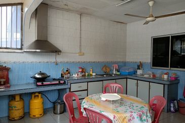 Selangor - Klang - Batu Belah - 2 storey Corner House - For Sales