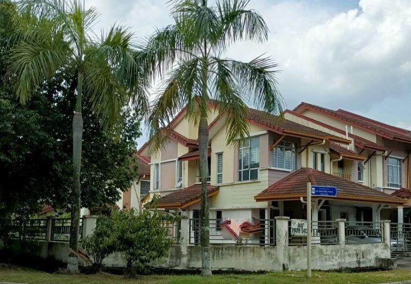 KLANG - Bandar Bukit Raja - 2 Storey Corner - Big Compound - FOR SALES