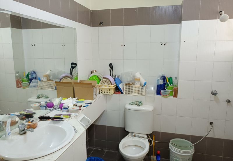 KLANG - Bandar Bukit Raja - 2 Storey Corner - Big Compound - FOR SALES