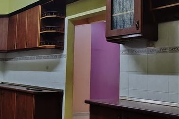 KOTA KEMUNING - SHAH ALAM - 2 STOREY INTERMEDIATE HOUSE - FOR SALES