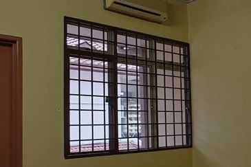 KOTA KEMUNING - SHAH ALAM - 2 STOREY INTERMEDIATE HOUSE - FOR SALES