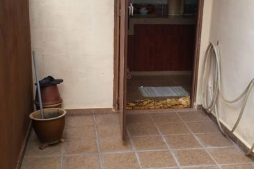 KOTA KEMUNING - SHAH ALAM - 2 STOREY INTERMEDIATE HOUSE - FOR SALES