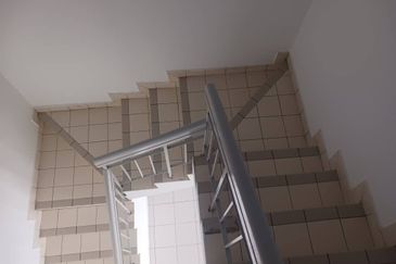 Klang - Bandar Puteri - Newly Refurbished - 2 storey Link house - For Sales