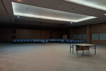 Industrial Office - Taman Bunga Raya - Seksyen 27 - Strategic Location - To Let