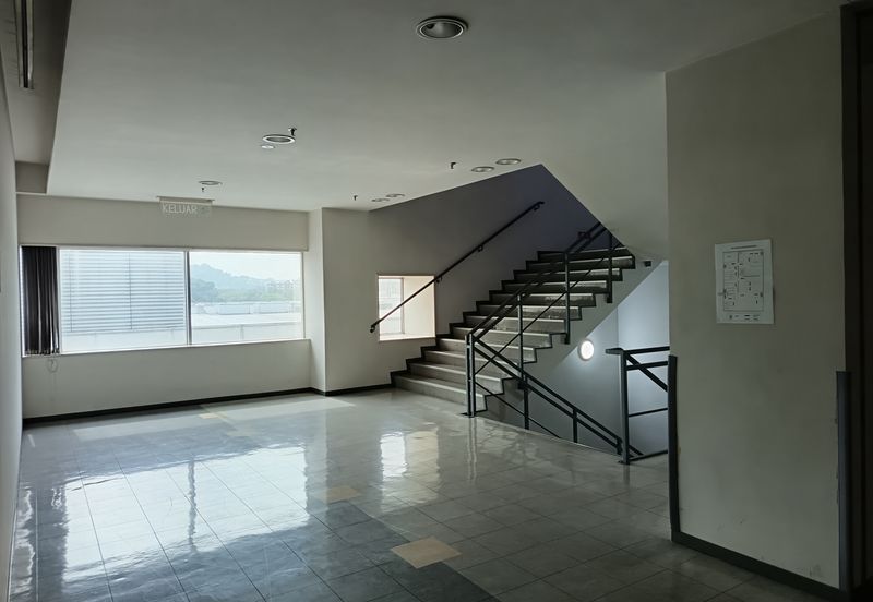 Industrial Office - Taman Bunga Raya - Seksyen 27 - Strategic Location - To Let