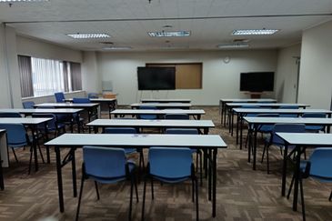 Industrial Office - Taman Bunga Raya - Seksyen 27 - Strategic Location - To Let