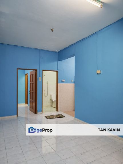 Sri Awana falt groundfloor facing garden 3 bed bare For Sale , Johor, Skudai