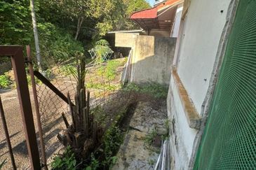 Persiaran Puncak Alam 1 