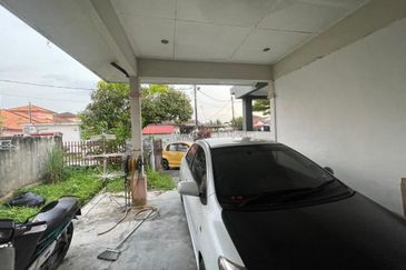 Persiaran Puncak Alam 1 