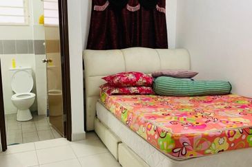 Persiaran Puncak Alam 1 