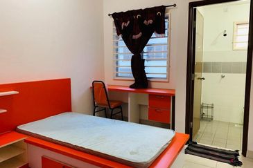 Persiaran Puncak Alam 1 