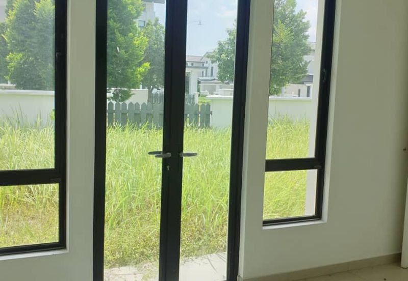 Tenderfields @ Eco Majestic