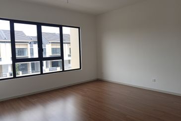 Tilia Encorp Cahaya Alam