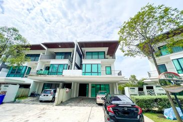 Duta Villa, Setia Alam