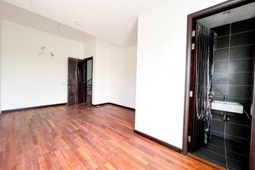 Duta Villa, Setia Alam