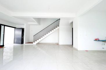 Duta Villa, Setia Alam