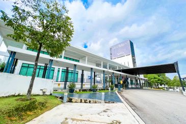 Duta Villa, Setia Alam